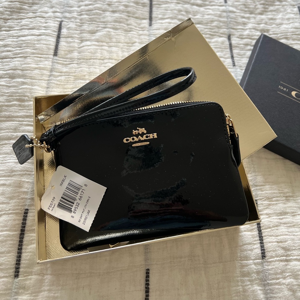Coach wristlet wallet